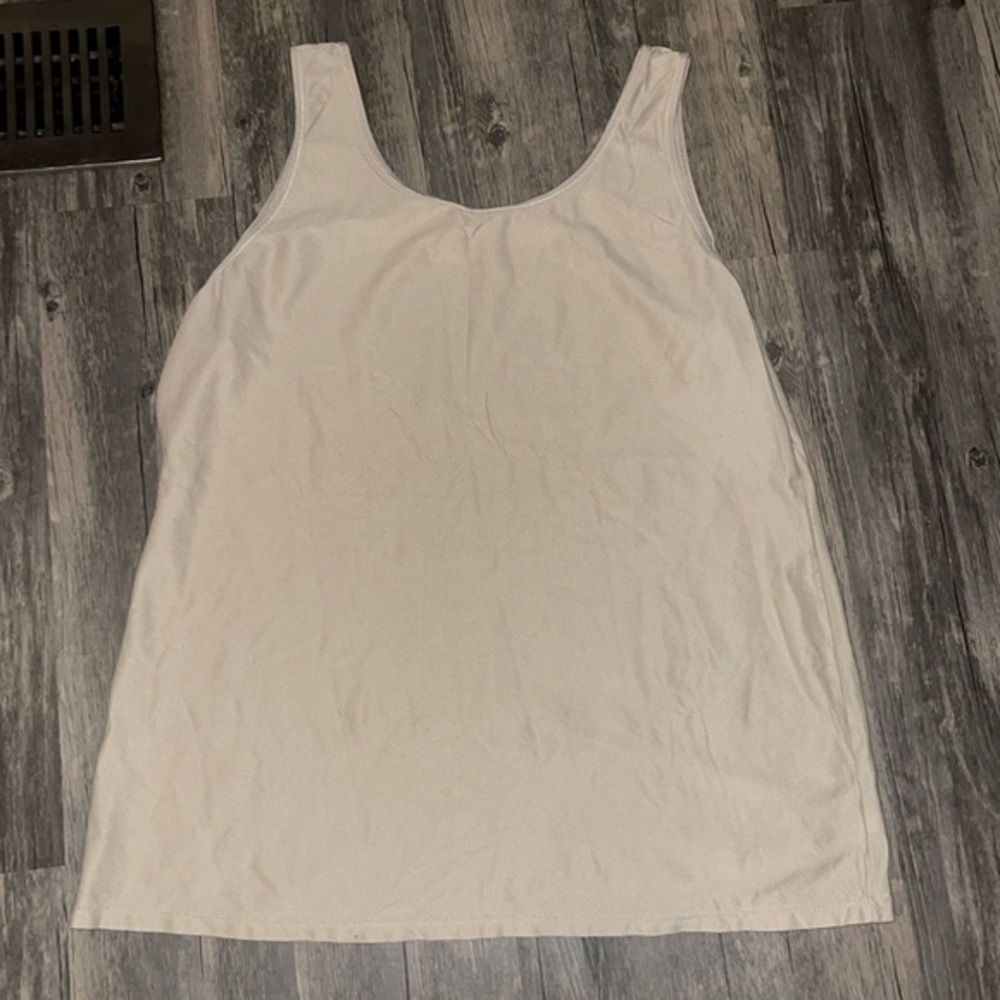 Duluth trading Co - woman’s base layer tank XL - tan NWOT